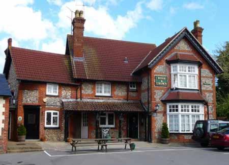 ホテル The Rose & Crown Bulford エクステリア 写真