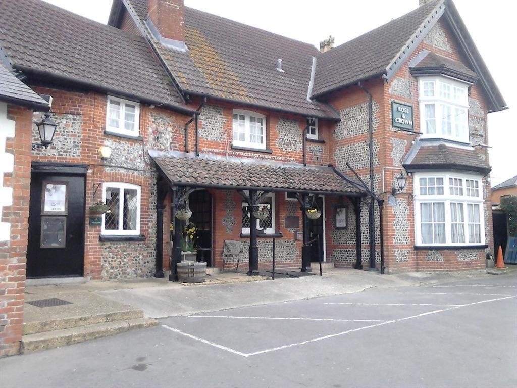 ホテル The Rose & Crown Bulford エクステリア 写真